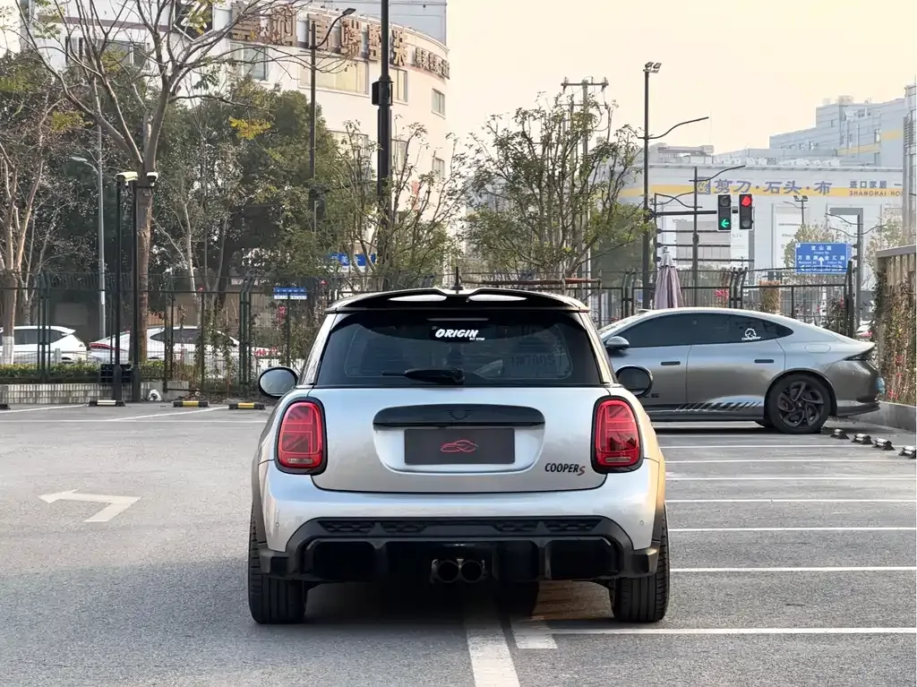 MINI Cooper (3-door) 2024 из CN, фото 4