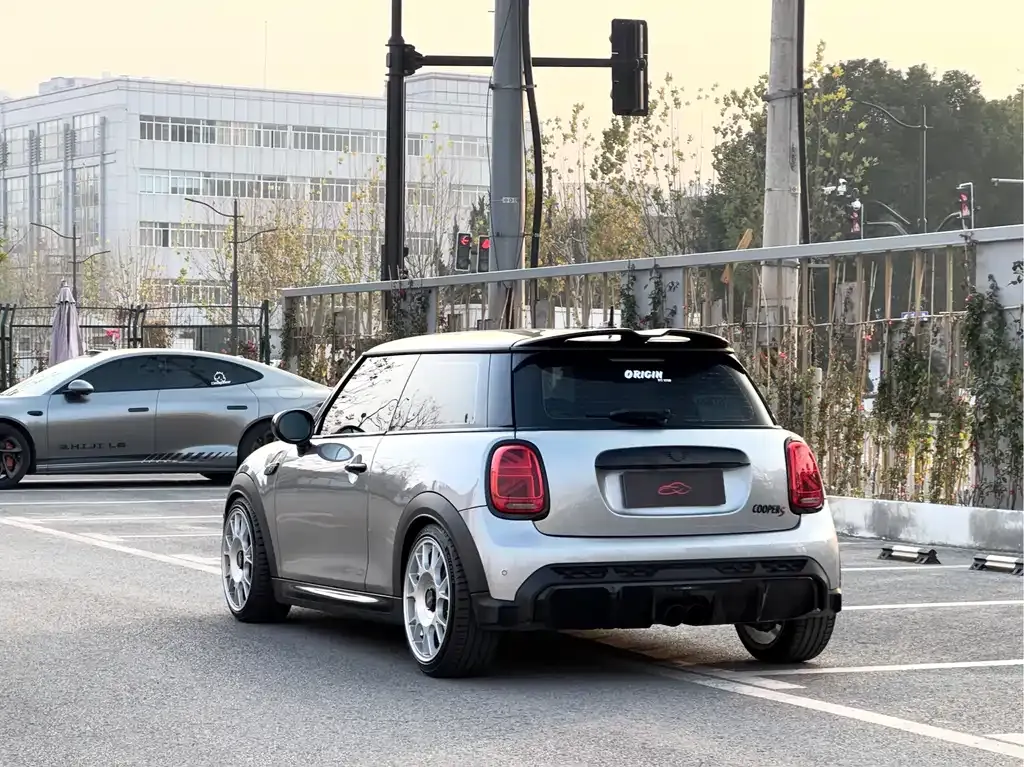 MINI Cooper (3-door) 2024 из CN, фото 3