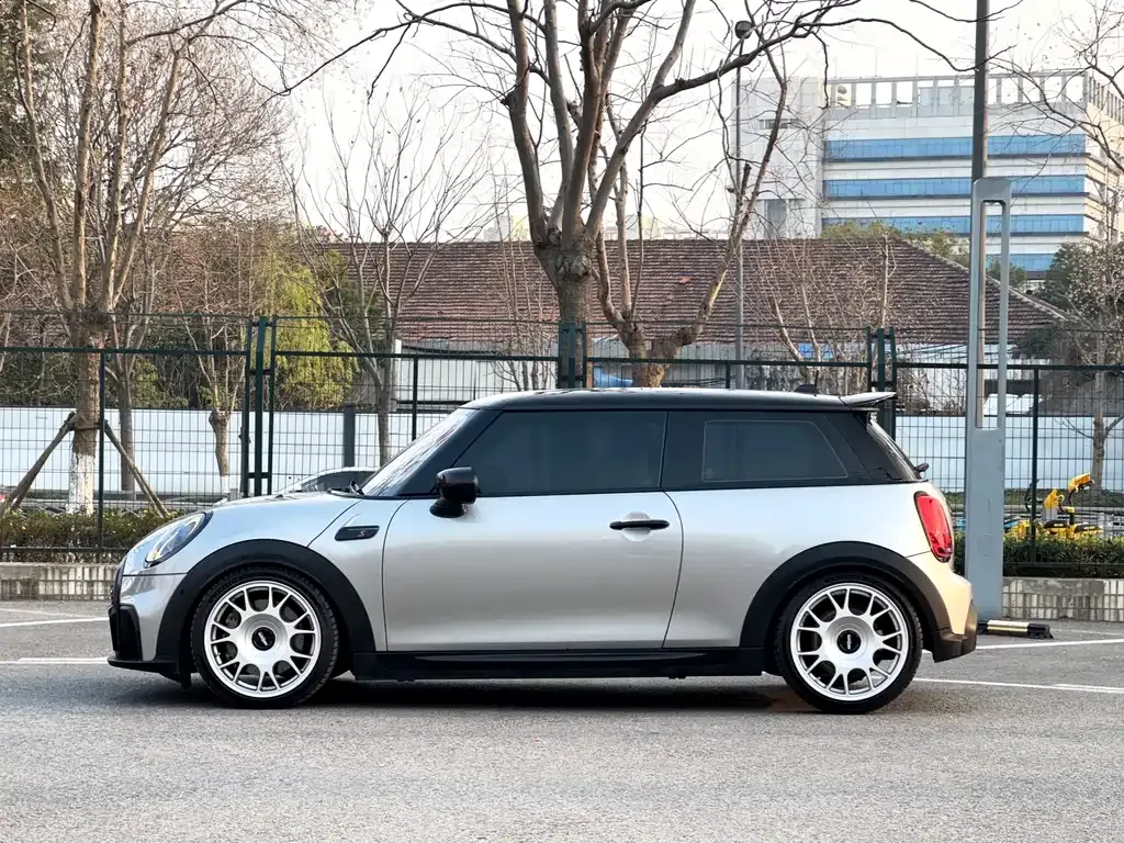 MINI Cooper (3-door) 2024 из CN, фото 10