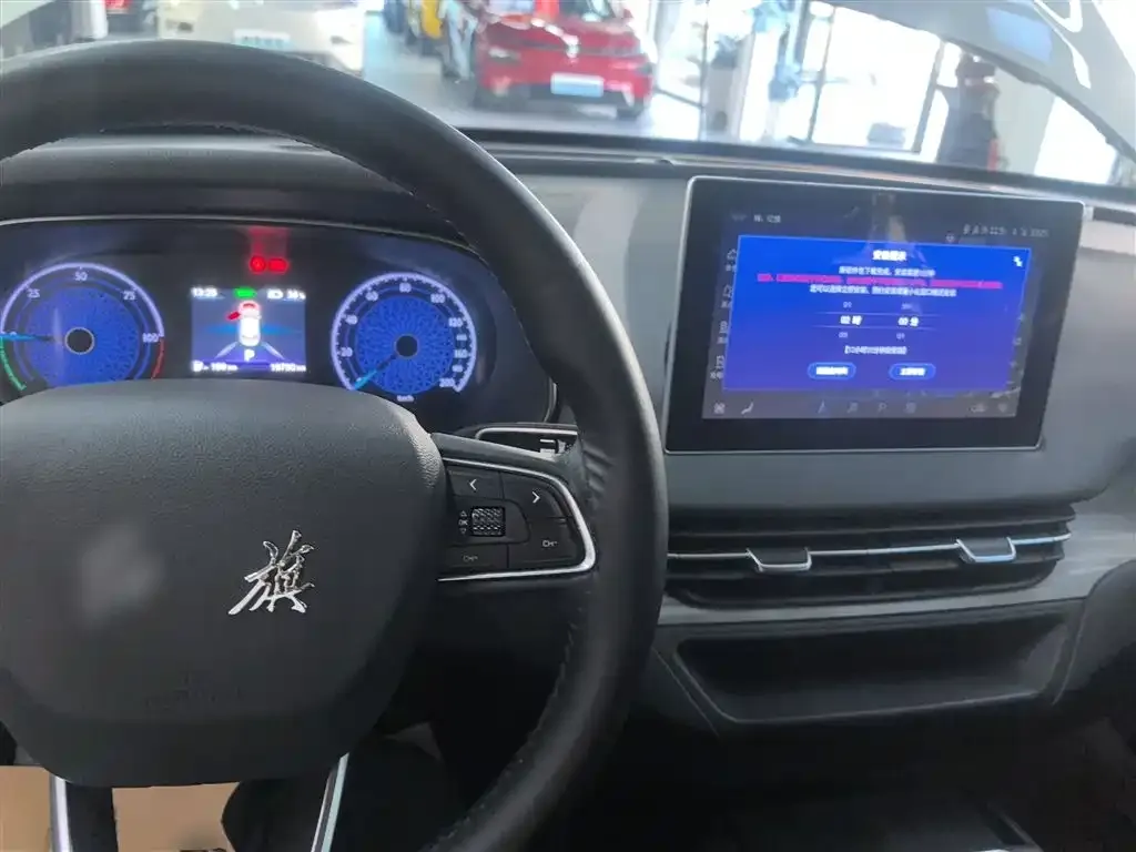 Hongqi E-QM5 2024 из CN, фото 4