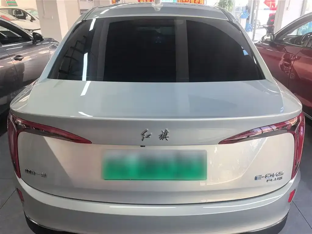 Hongqi E-QM5 2024 из CN, фото 8