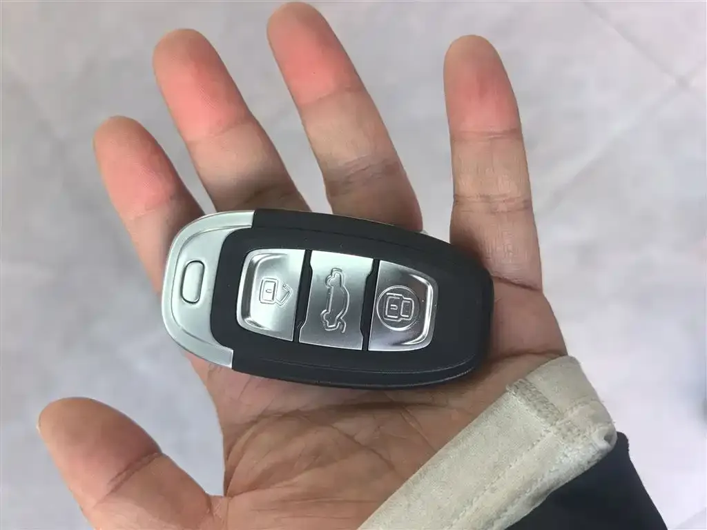 Hongqi E-QM5 2024 из CN, фото 5