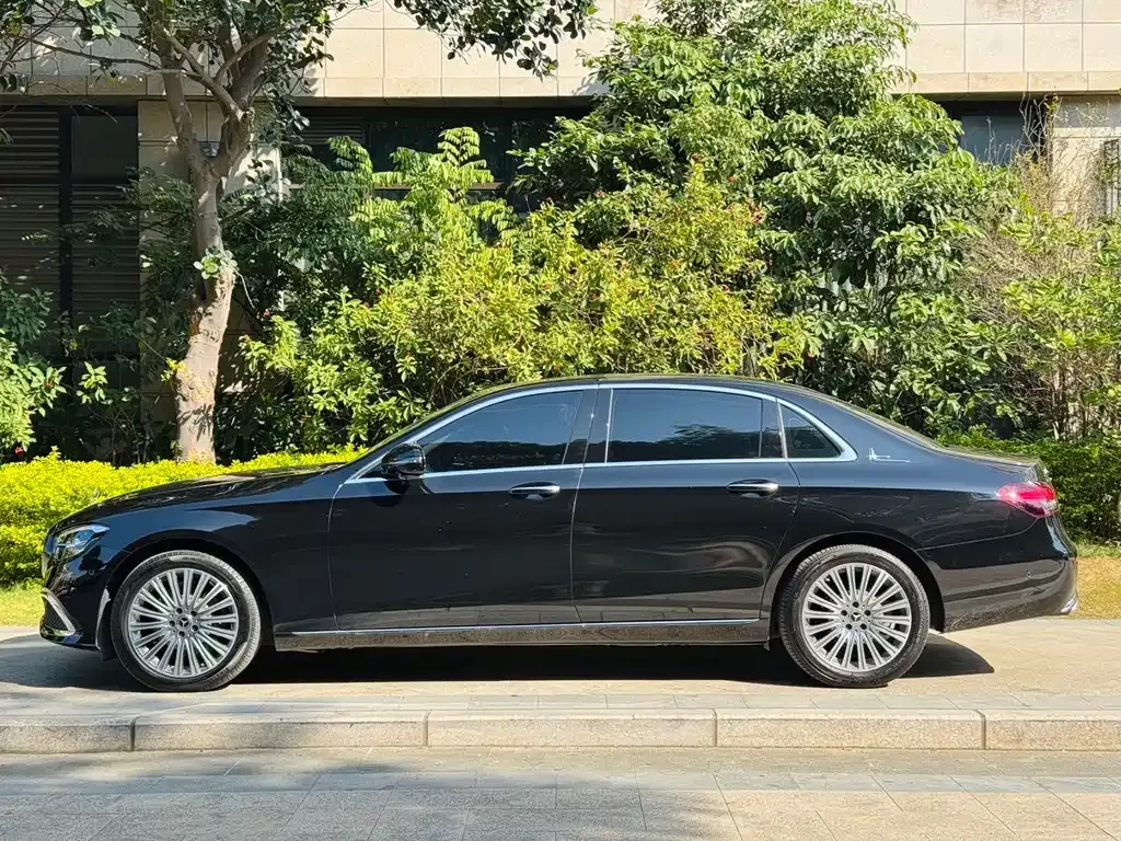 Mercedes-Benz E-Class 2023 из CN, фото 4