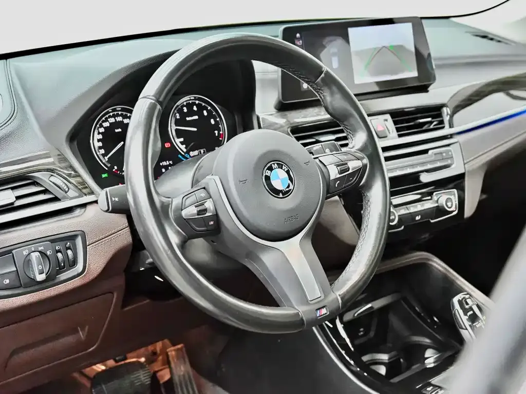 BMW X1 — фото 10