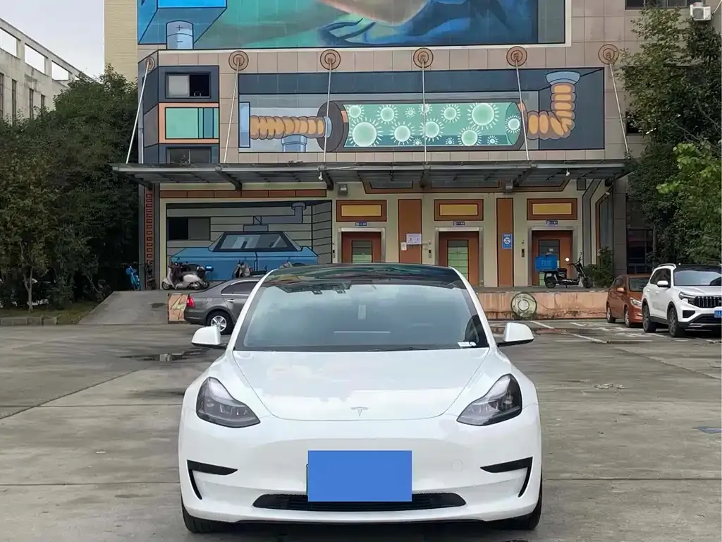 Tesla Model 3 — фото 5