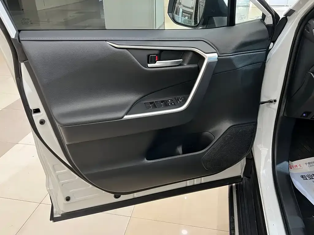 Toyota Wildlander 2021 из CN, фото 4