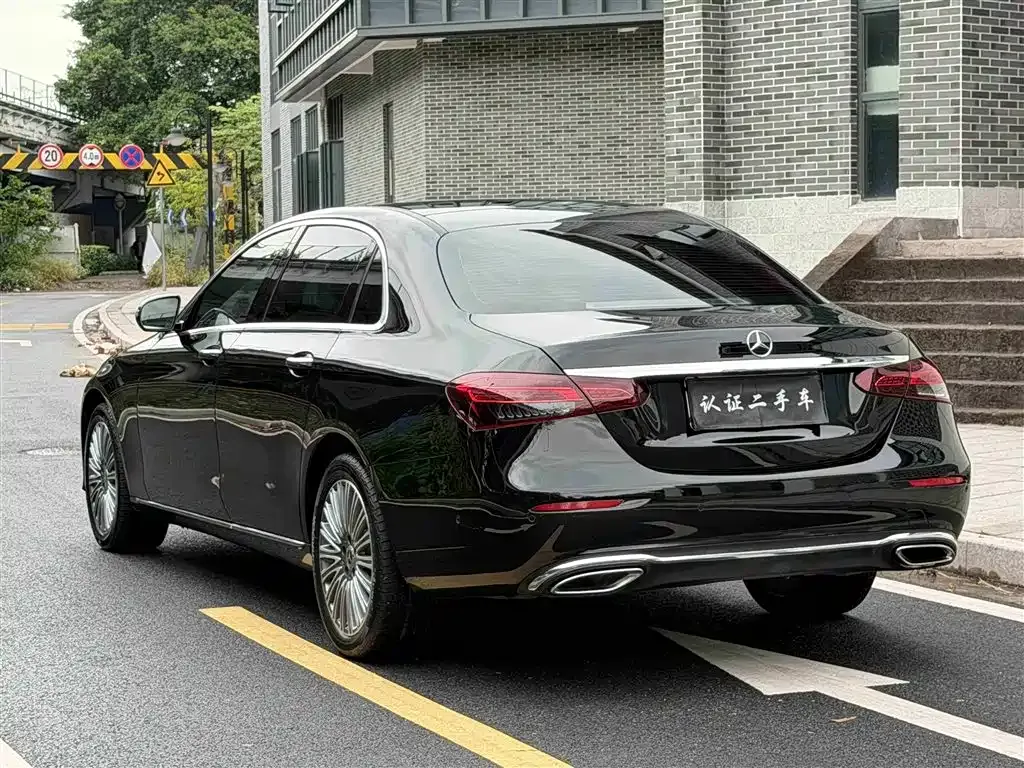 Mercedes-Benz E-Class — фото 10