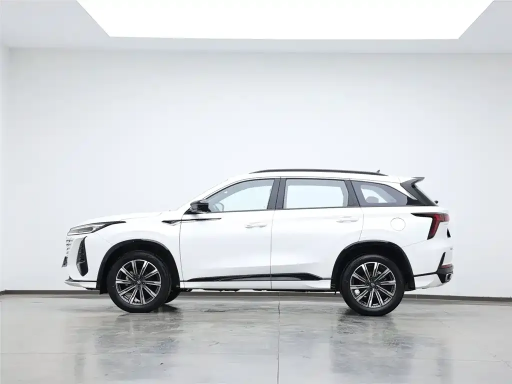 Changan CS75PLUS — фото 4