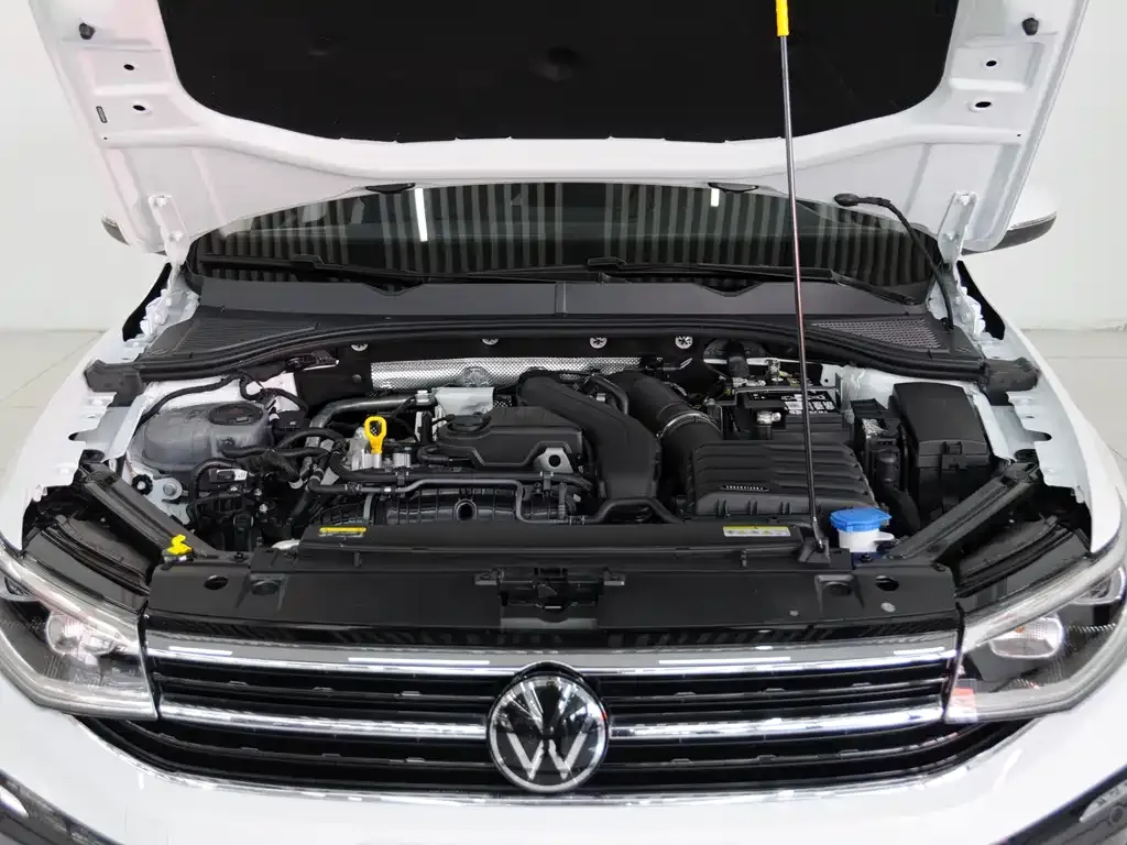 Volkswagen Bora 2024 из CN, фото 8