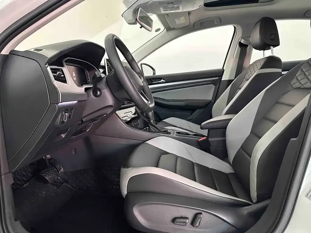 Volkswagen Bora 2024 из CN, фото 9