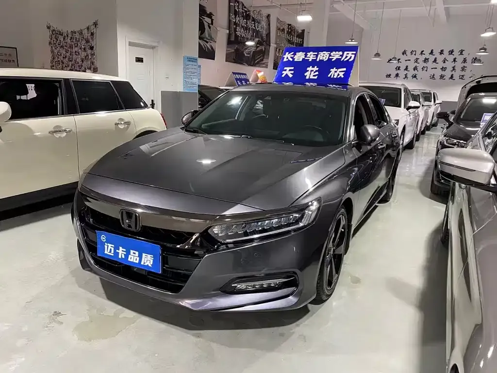 Honda Accord — фото 1