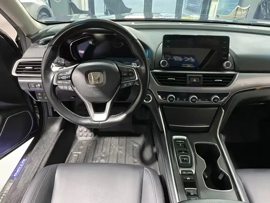 Honda Accord — фото 10