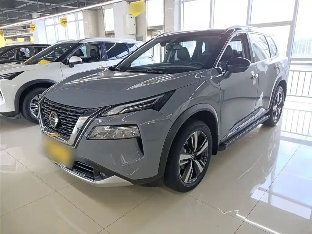 Nissan X-Trail — фото 1