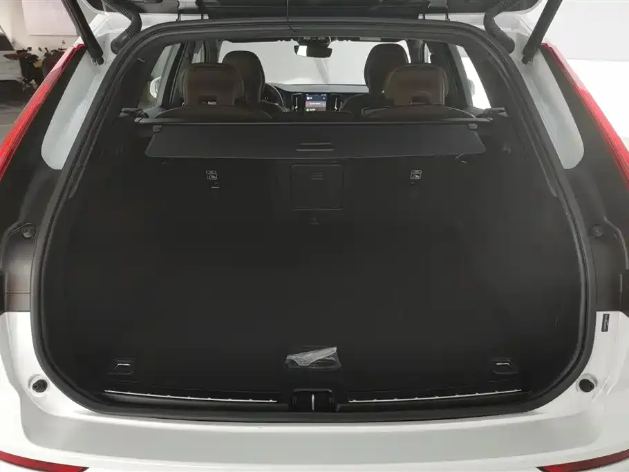 Volvo XC60 — фото 2