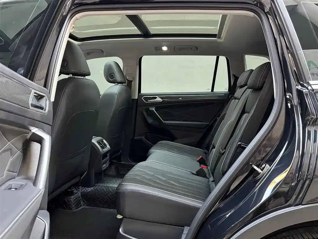 Volkswagen Tiguan L 2024 из CN, фото 4