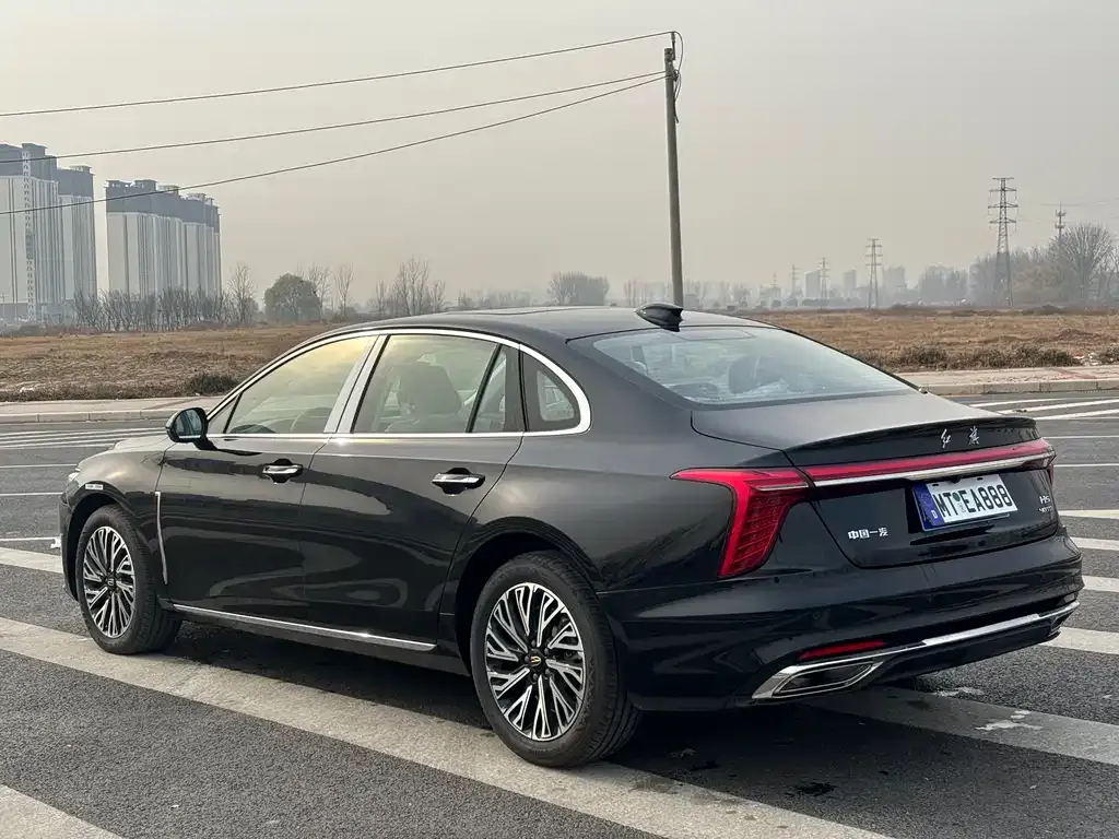 Hongqi H5 — фото 4