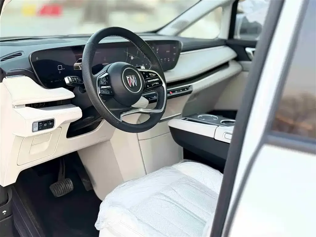 Buick GL8 Hybrid — фото 4