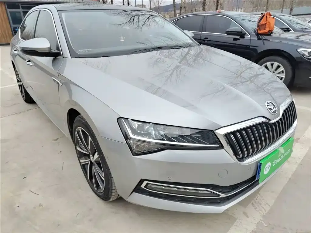 Skoda Superb — фото 10