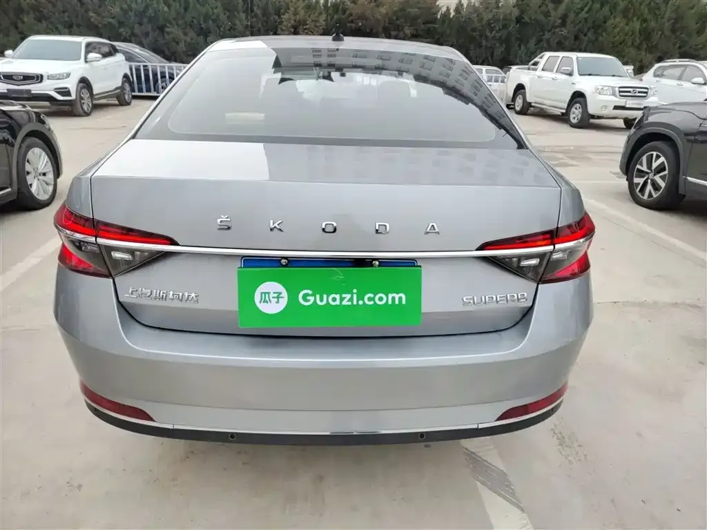 Skoda Superb — фото 7