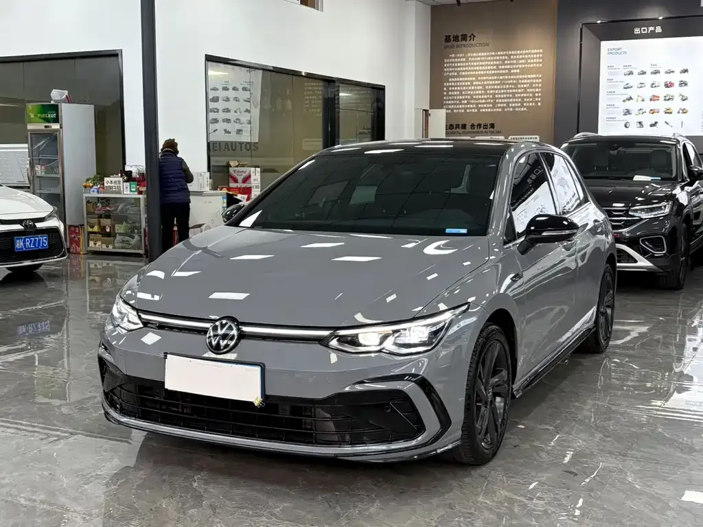 Volkswagen Golf 2023 из CN, фото 1