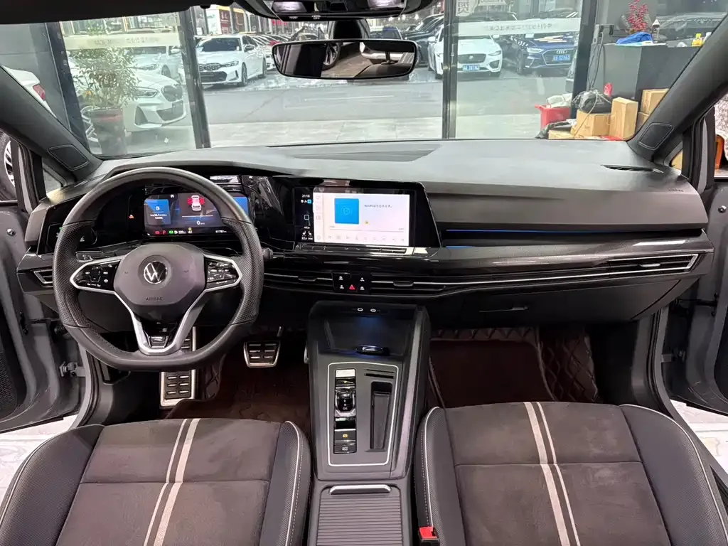 Volkswagen Golf 2023 из CN, фото 8