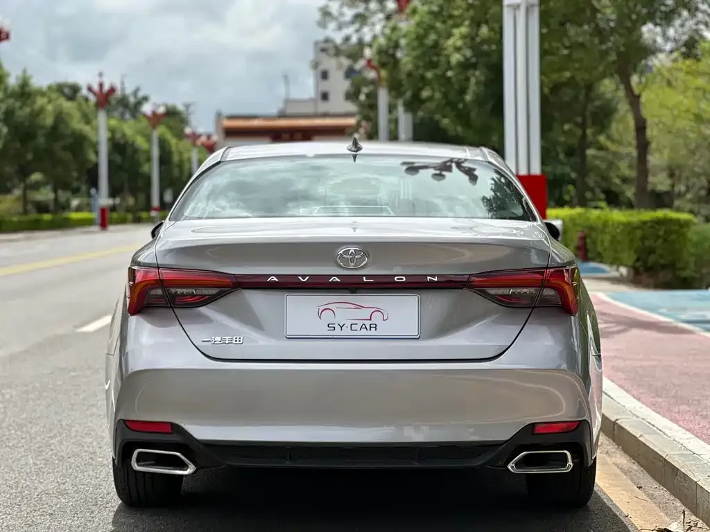 Toyota Avalon 2023 из CN, фото 2