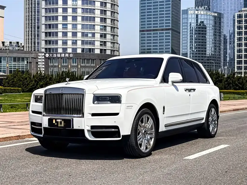 Rolls-Royce Cullinan — фото 1