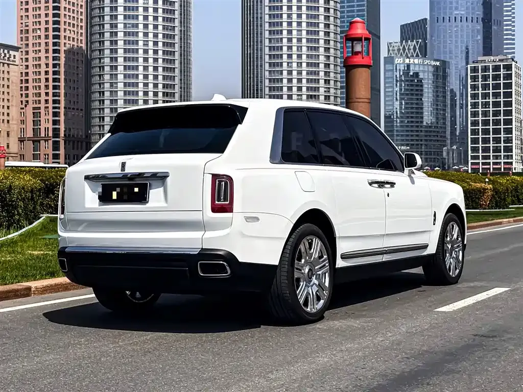 Rolls-Royce Cullinan — фото 10