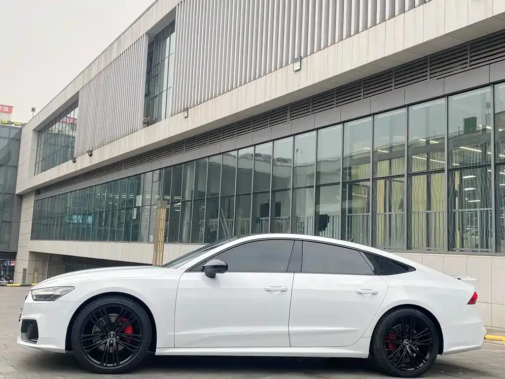 Audi A7 2022 из CN, фото 2
