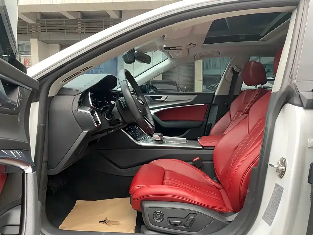 Audi A7 2022 из CN, фото 6