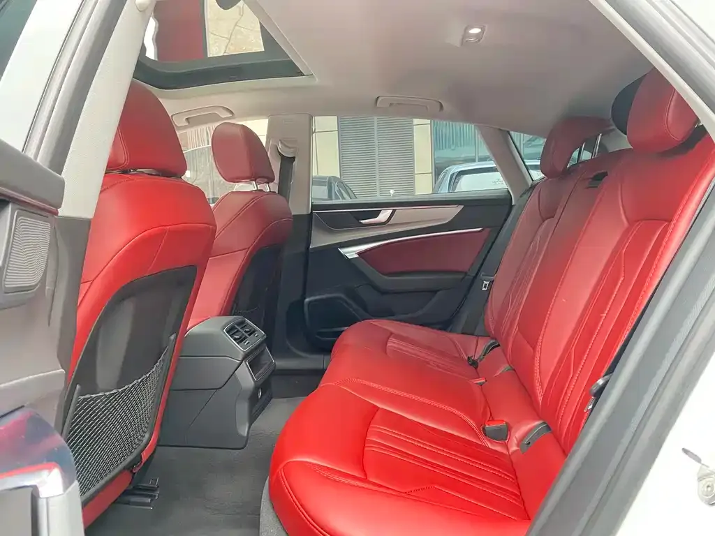 Audi A7 2022 из CN, фото 8