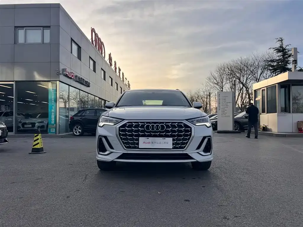 Audi Q3 2024 из CN, фото 5