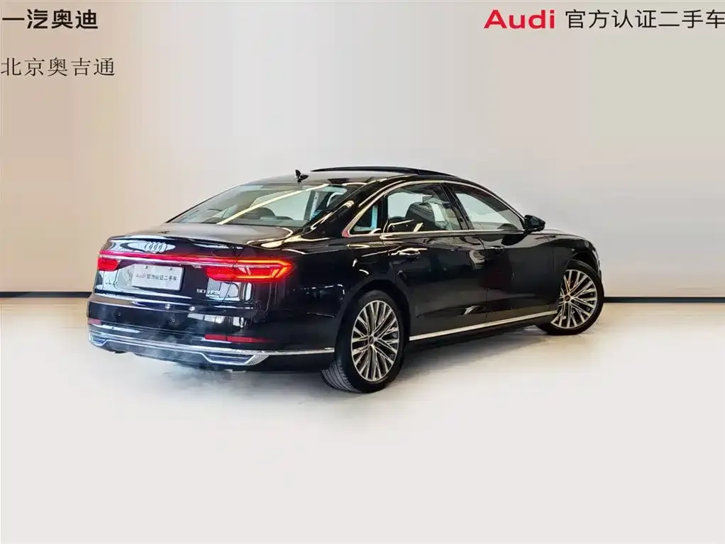 Audi A8 — фото 3