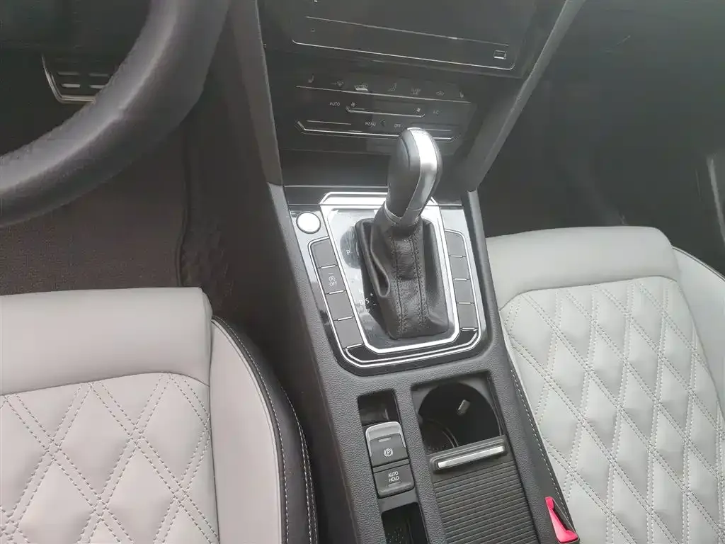 Volkswagen Magotan 2023 из CN, фото 9