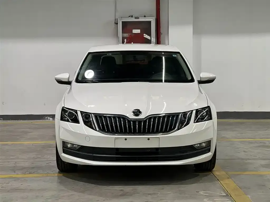 Skoda Octavia — фото 3