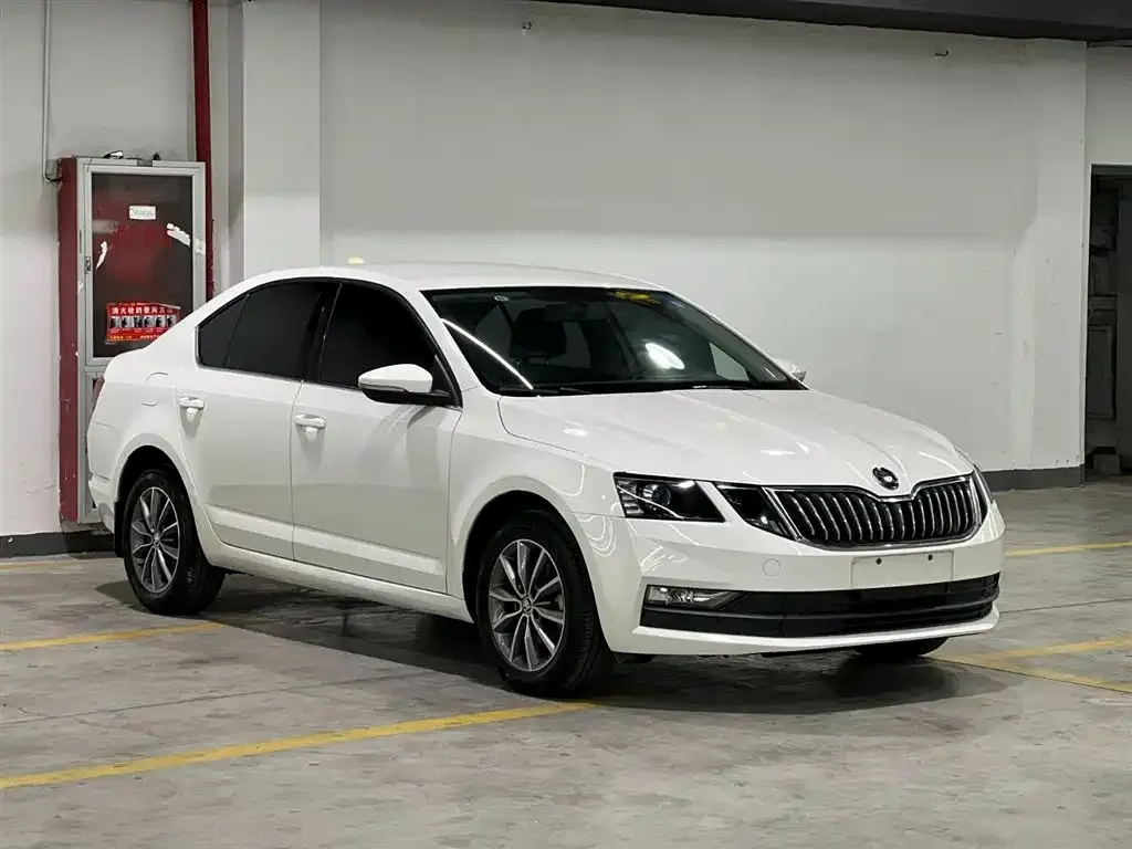 Skoda Octavia — фото 6
