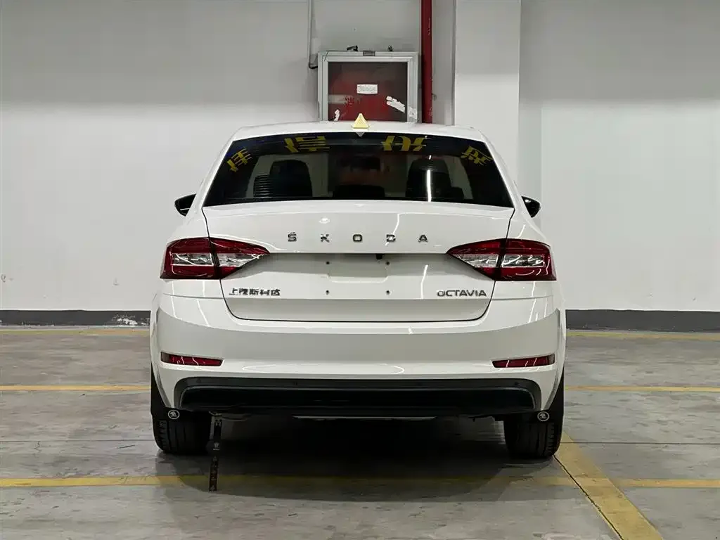 Skoda Octavia — фото 2