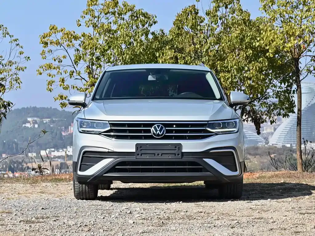 Volkswagen Tiguan L 2021 из CN, фото 2