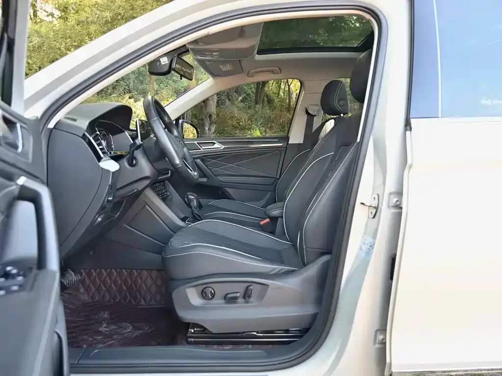 Volkswagen Tiguan L 2021 из CN, фото 4