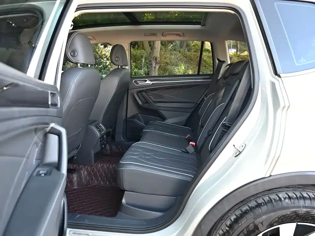 Volkswagen Tiguan L 2021 из CN, фото 5