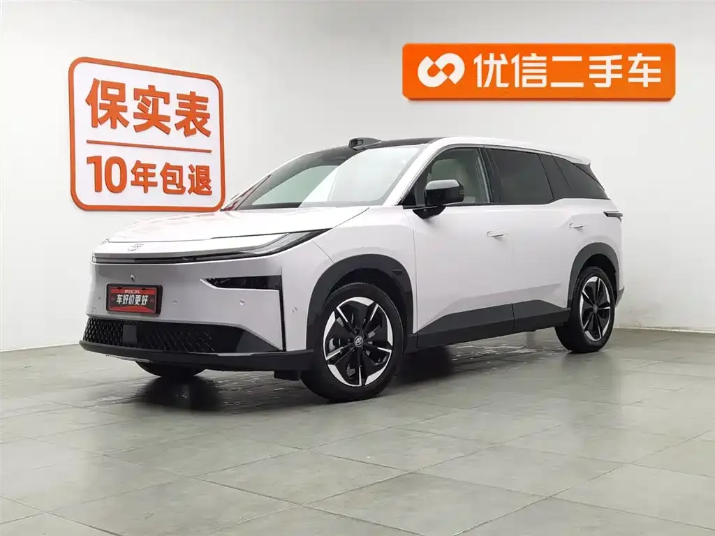 Toyota Platinum 3X 2025 из CN, фото 1