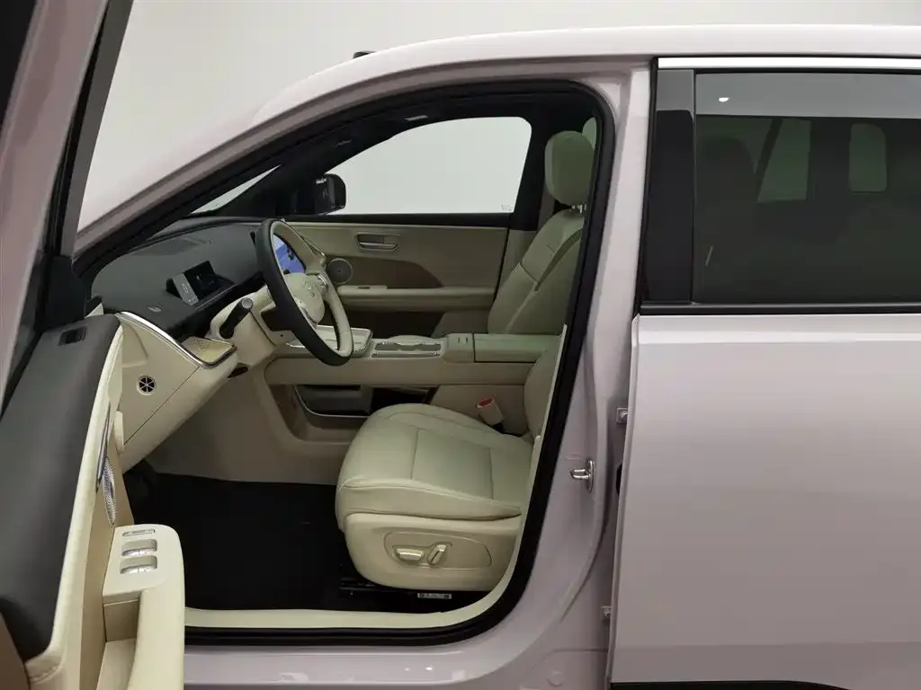 Toyota Platinum 3X 2025 из CN, фото 7