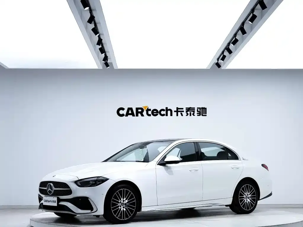 Mercedes-Benz C-Class — фото 1
