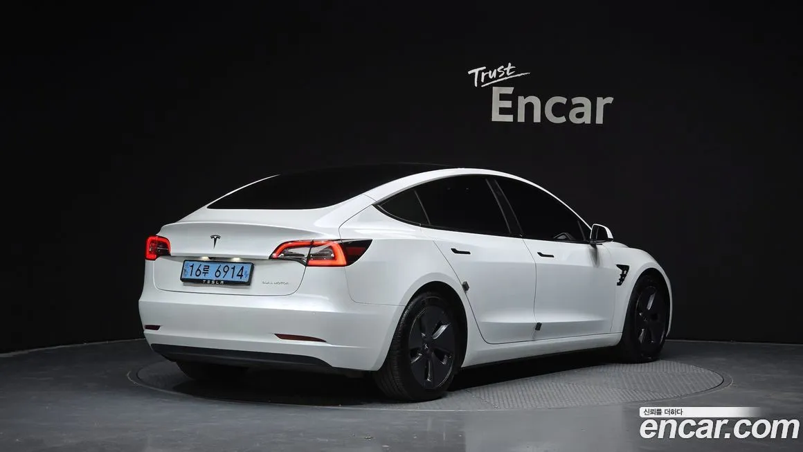 Tesla Model 3 2021 из KR, фото 2