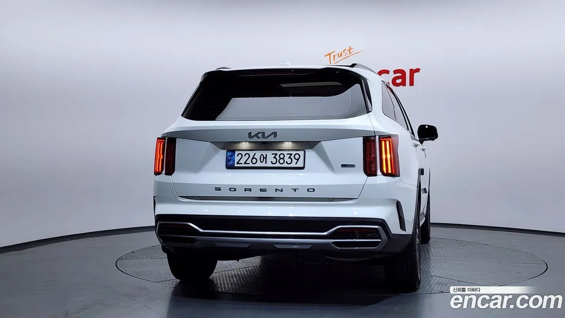 Kia Sorento — фото 6