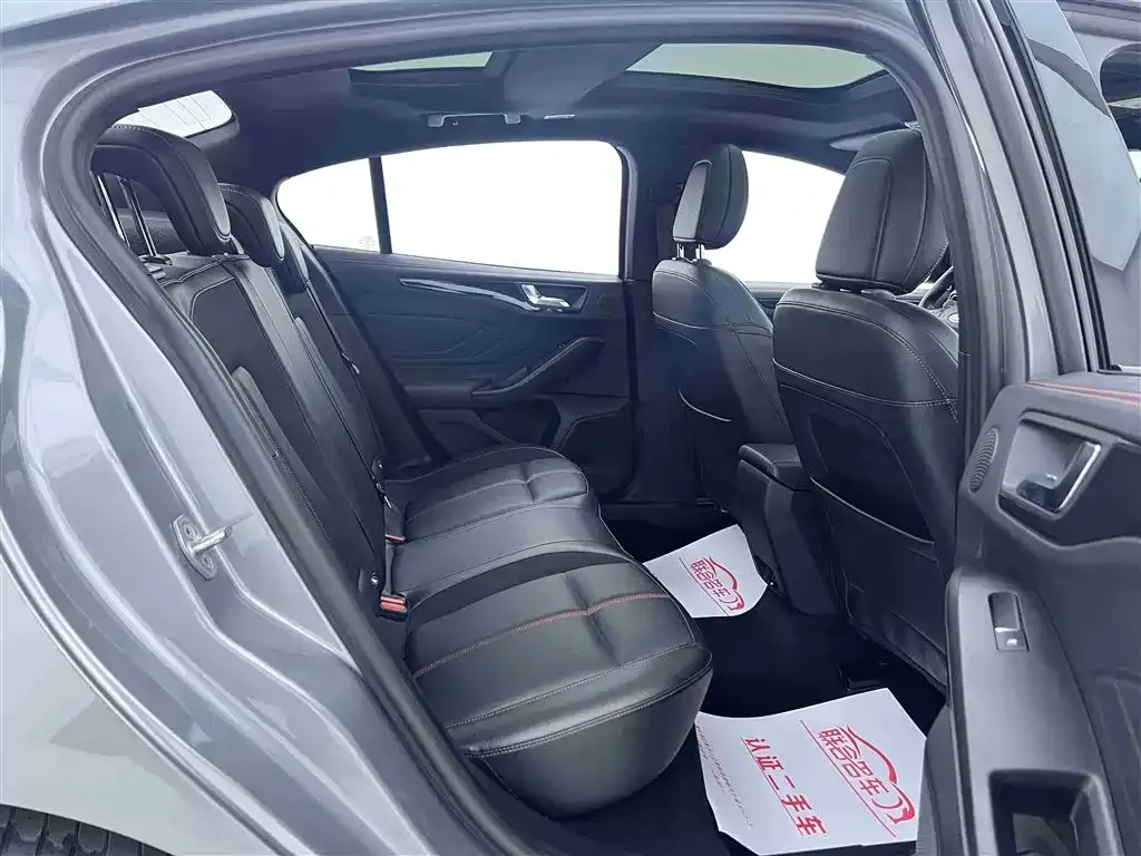 Ford Focus 2023 из CN, фото 10