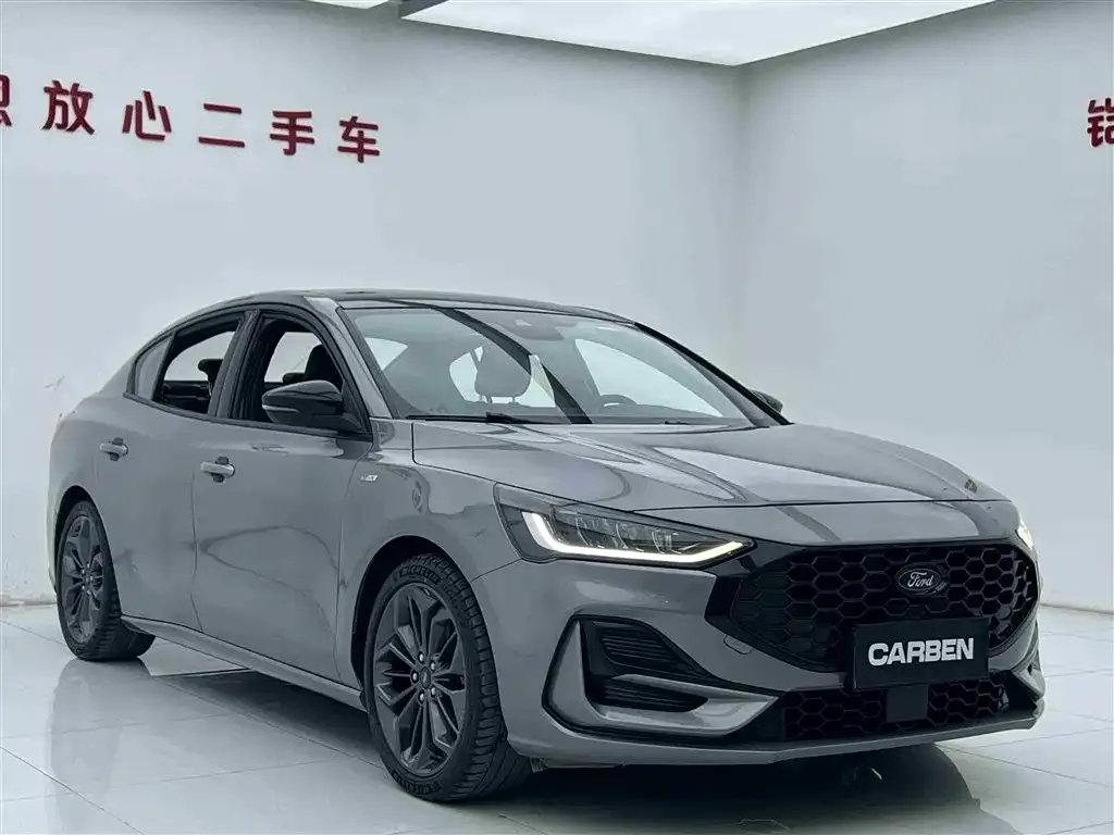 Ford Focus 2023 из CN, фото 2