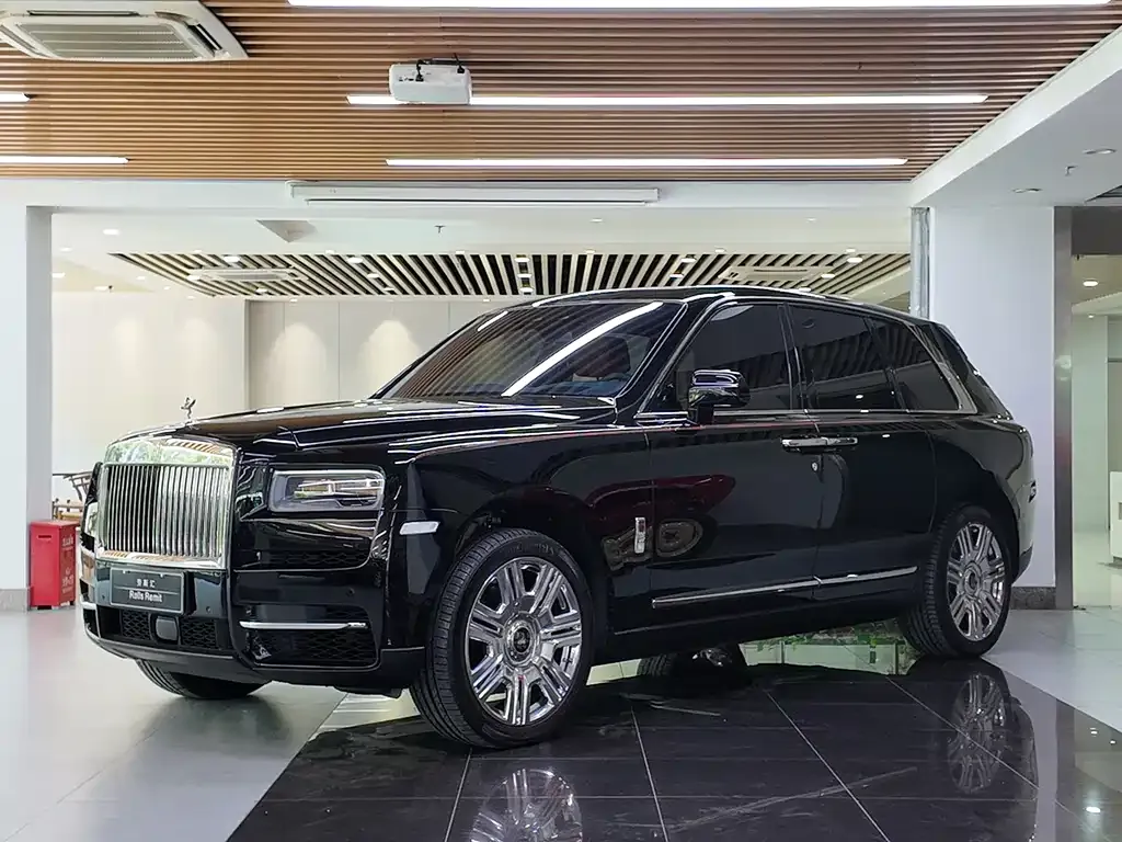 Rolls-Royce Cullinan — фото 1
