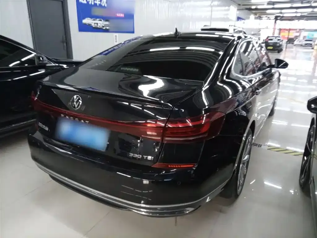 Volkswagen Passat — фото 7