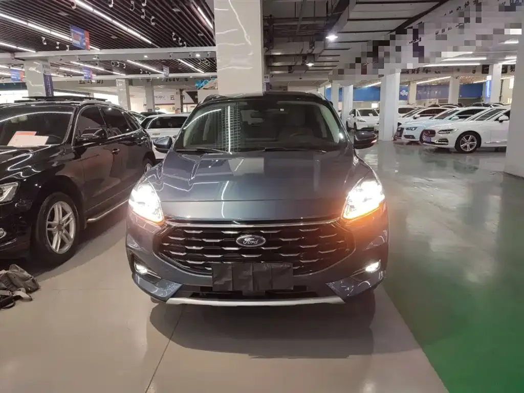 Ford Escape 2023 из CN, фото 4